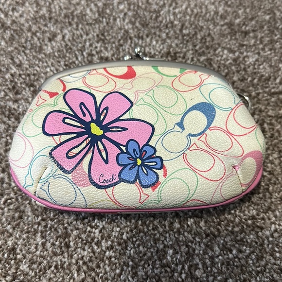 Coach kisslock - Picture 1 of 3